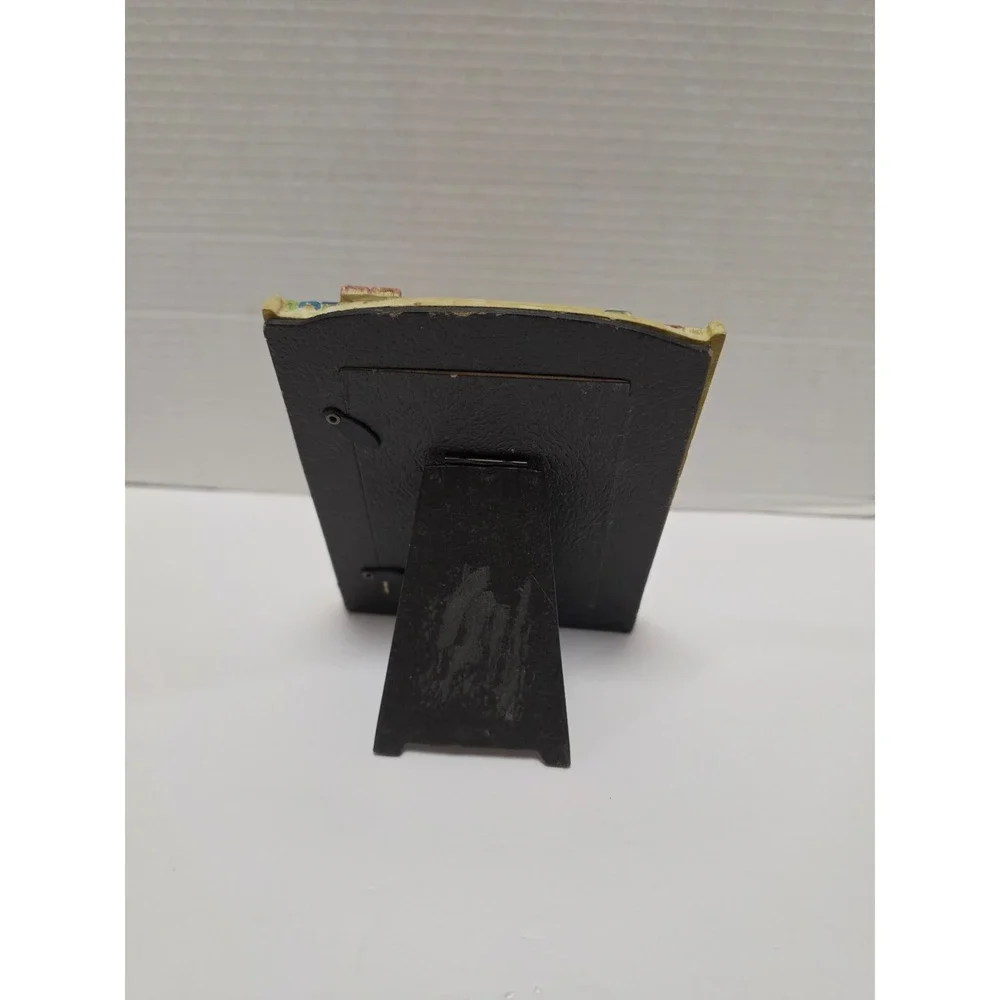 hand-painted resin picture‎ frame styled as a bookshelf with a teddy bear 3d